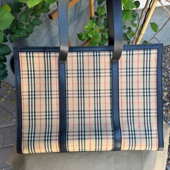 Burberry Large Link Zip 1983 Check Tote - Picture 6 of 14